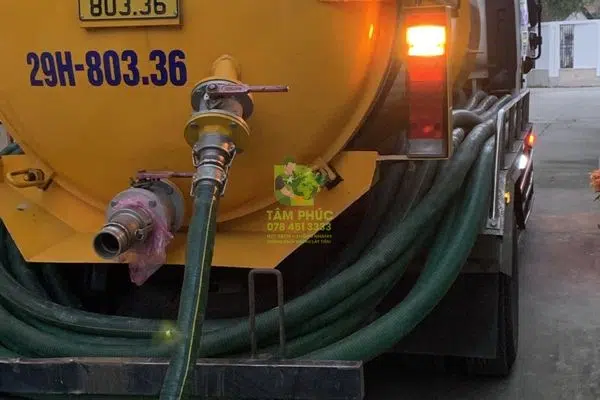 Hút hầm cầu tại thành phố Nha Trang – Hút sạch 100% bùn thải 5 hut-ham-cau-tai-thanh-pho-nha-trang-5