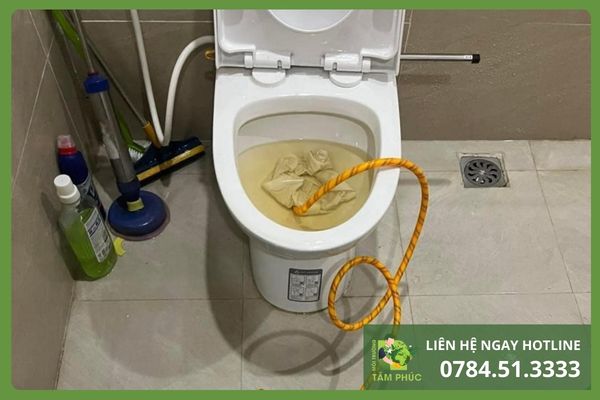 Thông bồn cầu nghẹt tại Hòa Châu Đà Nẵng – 99% Khách Hài Lòng 5 thong-bon-cau-nghet-tai-hoa-chau-4