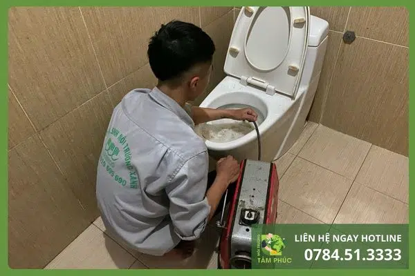 Thông bồn cầu nghẹt tại Hoà Khánh Bắc Đà Nẵng – Đội Kỹ Thuật 24/24 2 thong-bon-cau-nghet-tai-hoa-khanh-bac-1