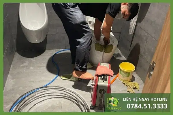 Thông bồn cầu nghẹt tại Tây Giang Quảng Nam – 100% Không Đục Phá 3 thong-bon-cau-nghet-tai-tay-giang-2