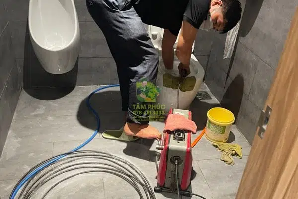 Thông bồn cầu nghẹt tại Phước Hòa Quảng Nam – Ưu đãi cuối tuần 2 ngày 7 thong-bon-cau-nghet-tai-phuoc-hoa-5