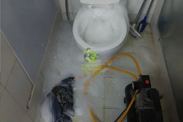 Thông bồn cầu nghẹt tại Sơn Phong Quảng Nam – Không đục phá 0% hư hỏng 4 thong-bon-cau-nghet-tai-son-phong-3