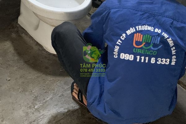 Thông bồn cầu nghẹt tại Tân Tiến
