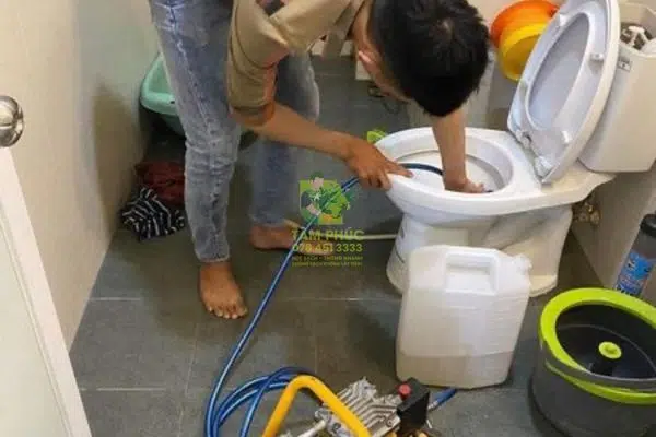 Thông bồn cầu nghẹt tại TP Bến Tre – Xử lý gọn, BH 12T 3 thong-bon-cau-nghet-tai-tp-ben-tre-2