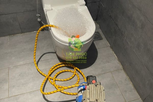 Thông bồn cầu nghẹt tại Vĩnh Lộc