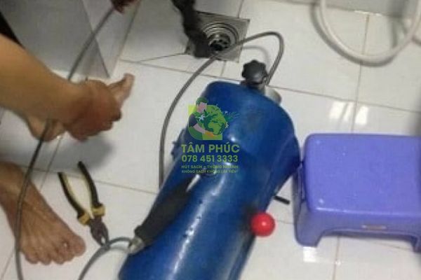 Thông cống nghẹt tại Tri Tôn