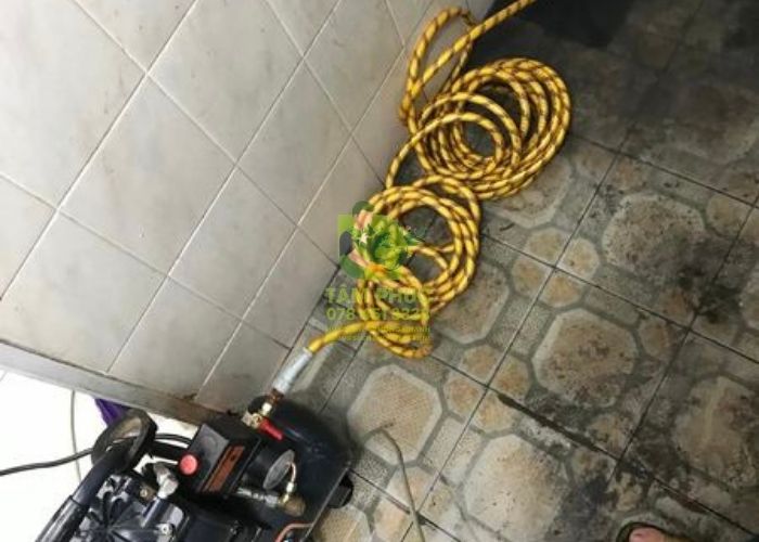 Thông tắc cống tại Phổ Yên