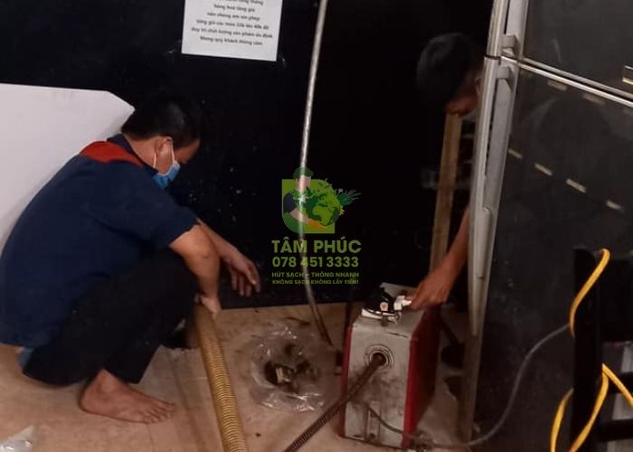 Thông tắc cống tại Phổ Yên