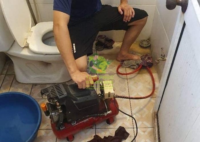 Thông tắc cống tại Phú Lương