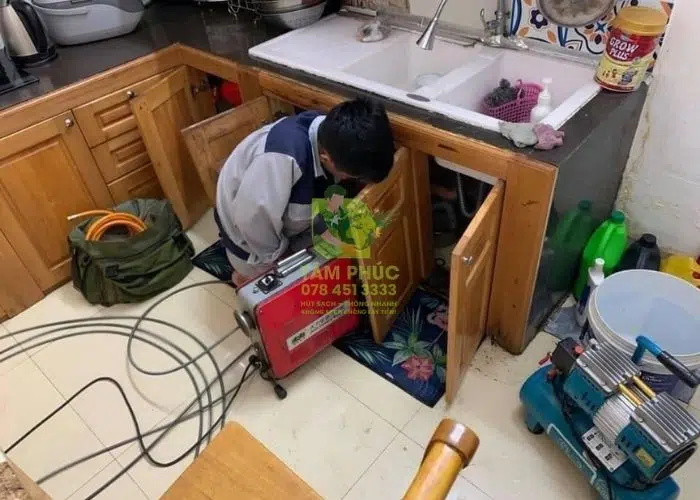 Thông tắc cống tại Phú Lương