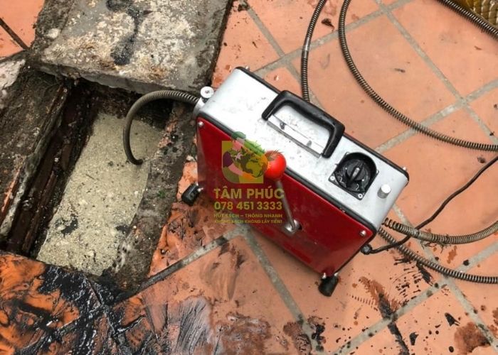 Thông tắc cống tại Sơn Động