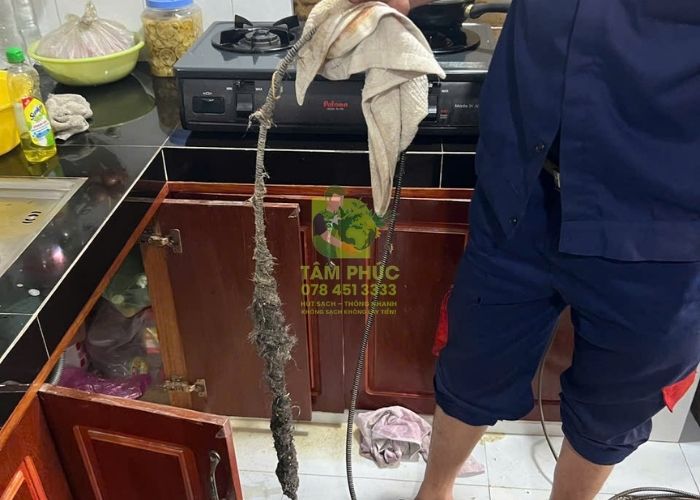 Thông tắc cống tại Sơn Động