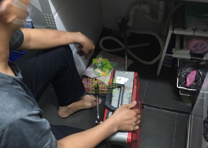Thông tắc cống tại Sông Công