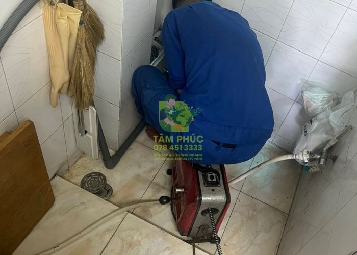 Thông tắc cống tại Sông Công