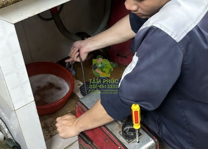 Thông tắc cống tại Yên Thế 