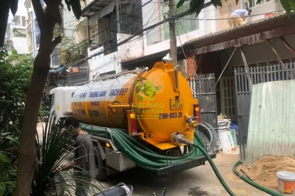 Hút hầm cầu tại Thành phố Vinh – Giá dịch vụ công khai 100% 2 hut-ham-cau-tai-thanh-pho-vinh