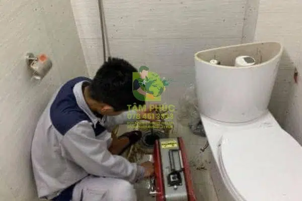 Thông bồn cầu nghẹt tại Bình Thủy - Phục vụ tận nơi 24/7 4 Thông bồn cầu nghẹt tại Bình Thủy