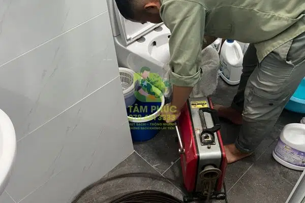 Thông bồn cầu nghẹt tại Bình Thủy - Phục vụ tận nơi 24/7 5 Thông bồn cầu nghẹt tại Bình Thủy