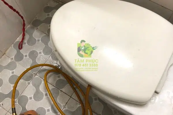 Thông bồn cầu nghẹt tại Châu Thành (Sóc Trăng) - BH 5 năm 5 Thông bồn cầu nghẹt tại Châu Thành Sóc Trăng