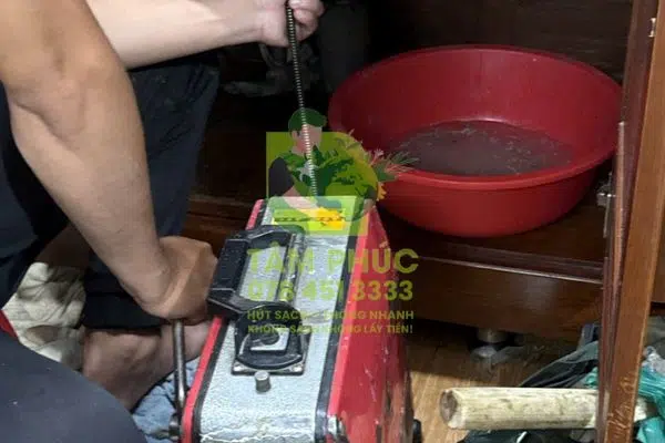 Thông bồn cầu nghẹt tại Hoàng Châu Cần Thơ - Giá tốt 2026 3 Thông bồn cầu nghẹt tại Hoàng Châu