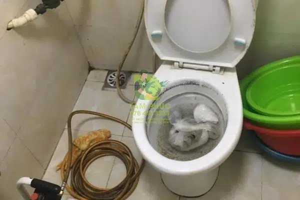 thông bồn cầu nghẹt tại Khánh Lâm