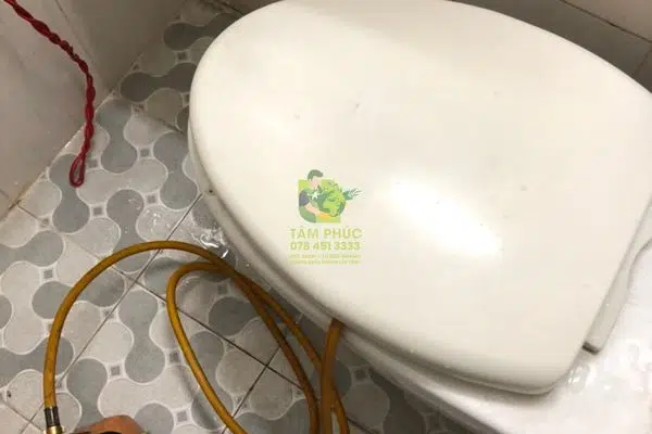 Thông Bồn Cầu Nghẹt Tại Mỏ Cày Nam Bến Tre - Dịch Vụ 24/7 7 thong-bon-cau-nghet-tai-mo-cay-nam-ben-tre-4