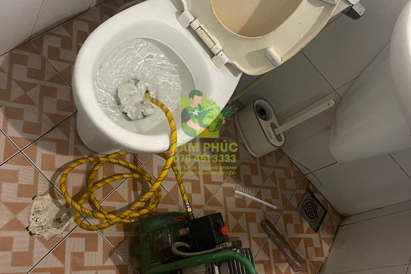 Thông bồn cầu nghẹt tại Ninh Kiều