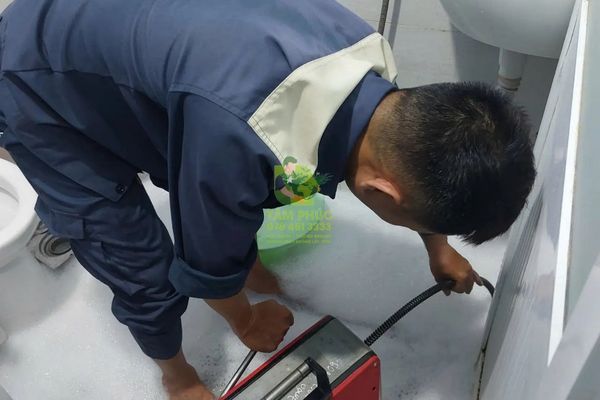 thong-cong-nghet-tai-thi-xa-hong-linh-2