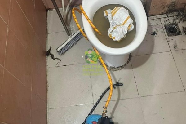 Thông bồn cầu nghẹt Phường 4 Quận 4 - Thông sạch, không mùi 2 thong-bon-cau-nghet-phuong-4-quan-4