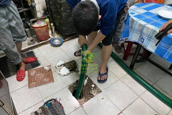 Hút hầm cầu Phường 10 Quận Phú Nhuận – Giá tốt, uy tín 5 hut-ham-cau-phuong-10-quan-phu-nhuan-4