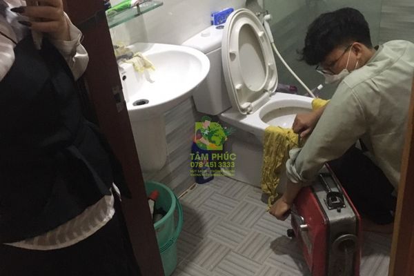 Thông bồn cầu nghẹt Phường 1 Quận Gò Vấp – Hết tắc, thông sạch 3 thong-bon-cau-nghet-phuong-1-quan-go-vap-2